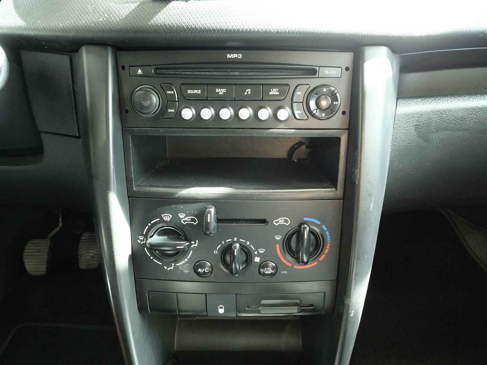 Peugeot 207 1.4i 
