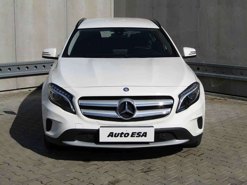 Mercedes-Benz GLA 2.2CDi  200d 4Mat