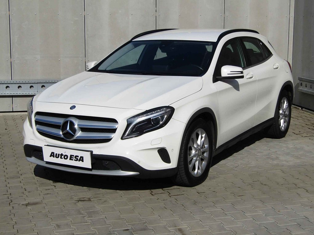 Mercedes-Benz GLA 2.2CDi  200d 4Mat