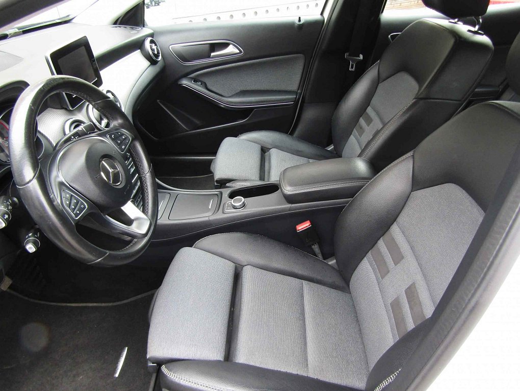Mercedes-Benz GLA 2.2CDi  200d 4Mat