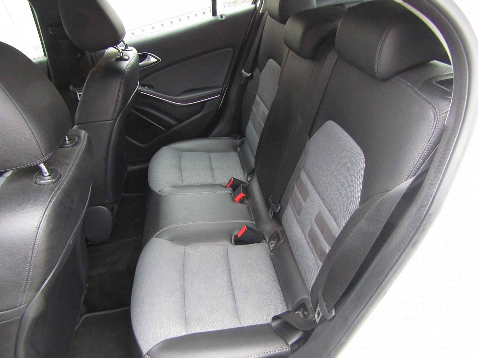 Mercedes-Benz GLA 2.2CDi  200d 4Mat
