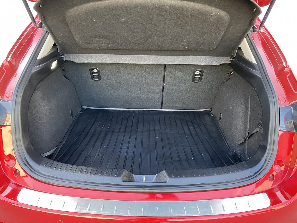 Mazda 3 2.0 i 