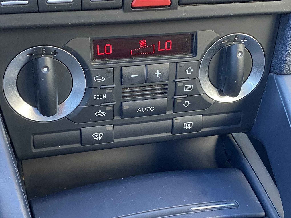 Audi A3 1.6 i 