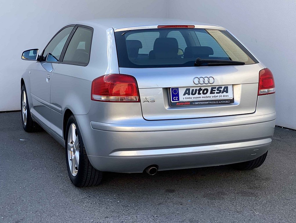 Audi A3 1.6 i 