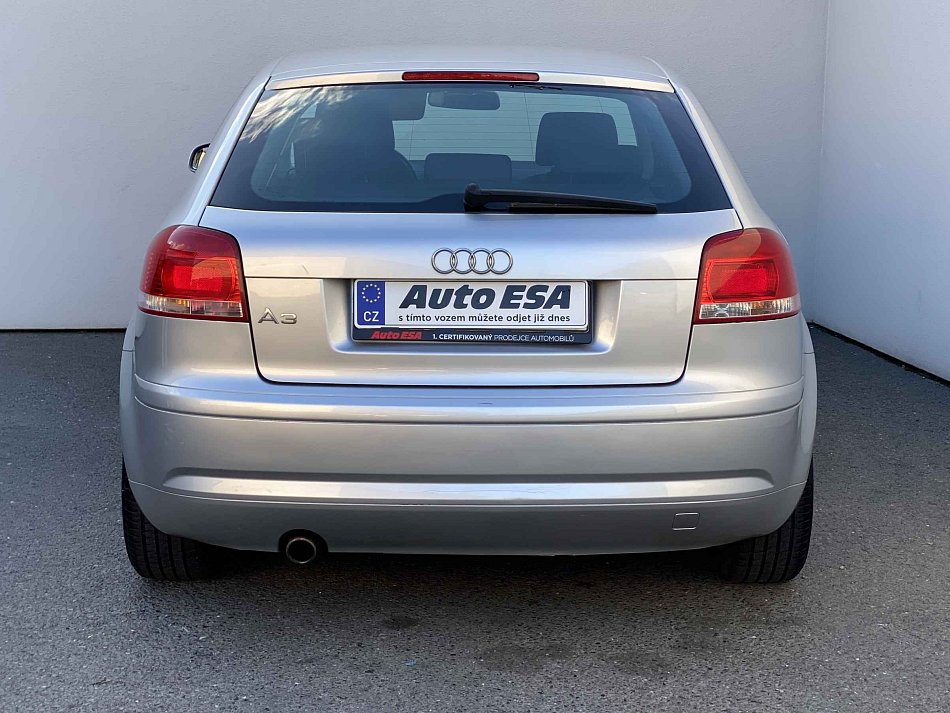 Audi A3 1.6 i 