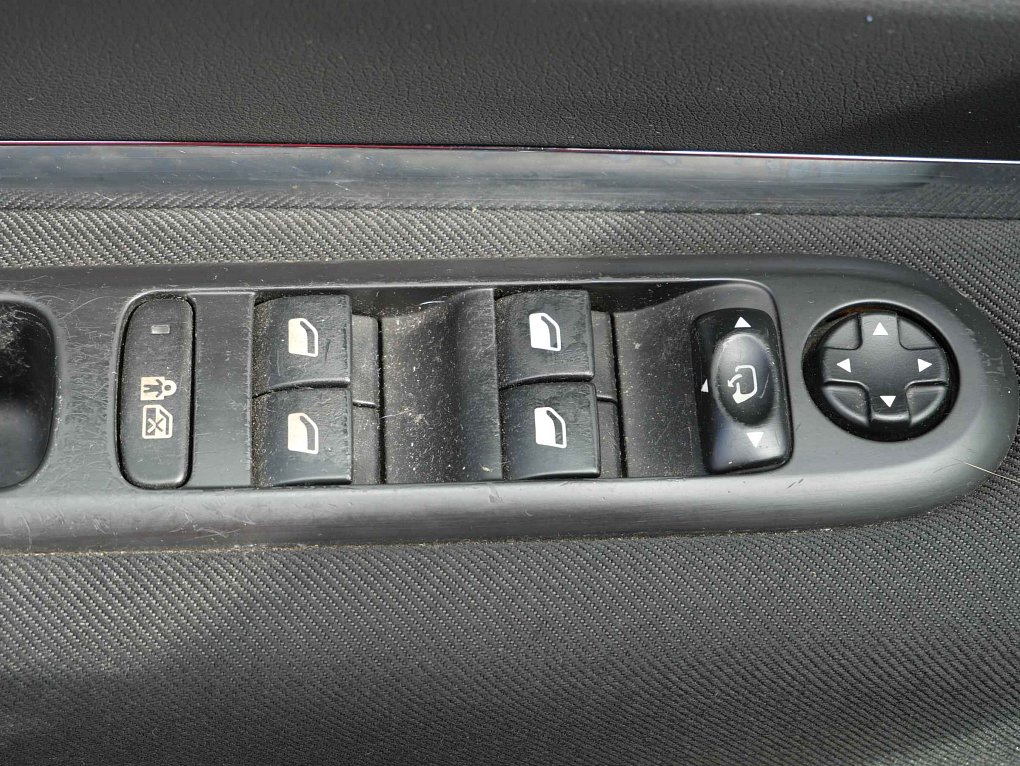 Peugeot 5008 2.0 HDi  7míst