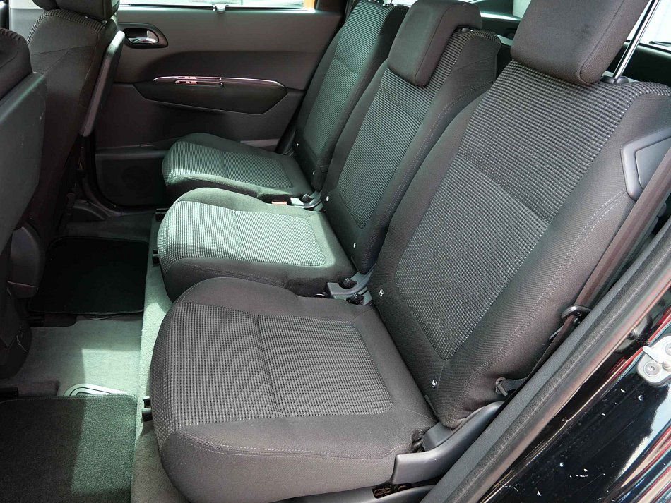Peugeot 5008 2.0 HDi  7míst
