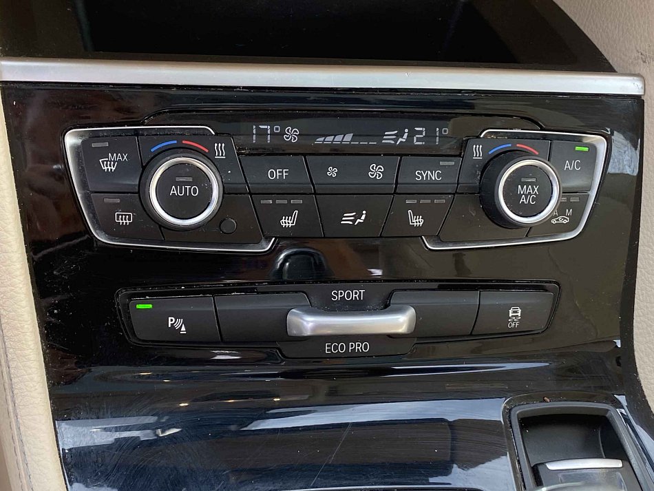 BMW Řada 2 2.0T LuxuryLine 225i xDrive