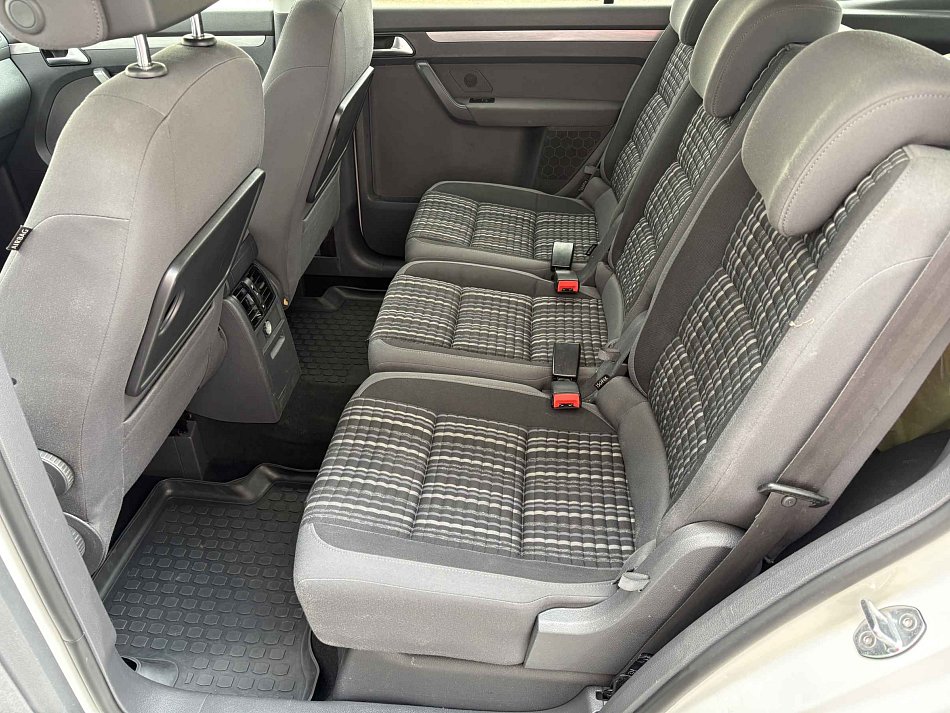 Volkswagen Touran 2.0TDi 