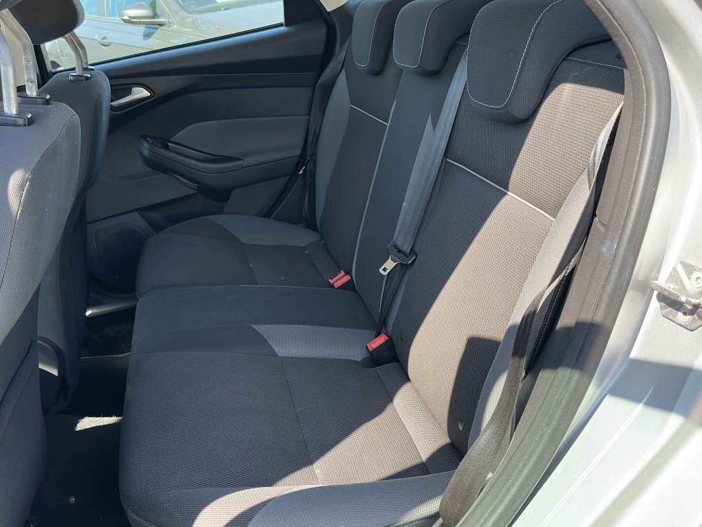 Ford Focus 1.6i 