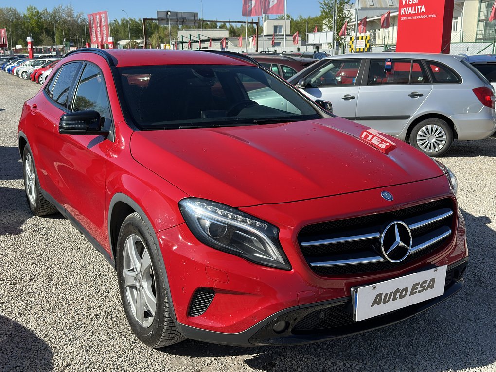 Mercedes-Benz GLA 2.2CDi  200 4Matic