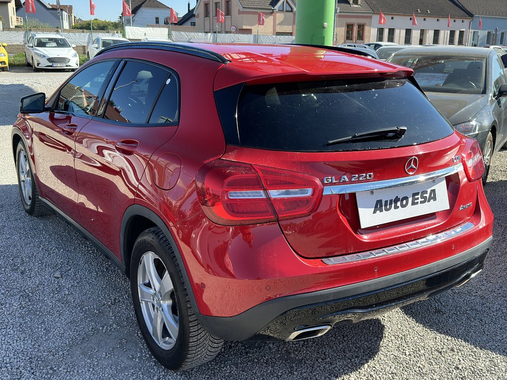 Mercedes-Benz GLA 2.2CDi  200 4Matic