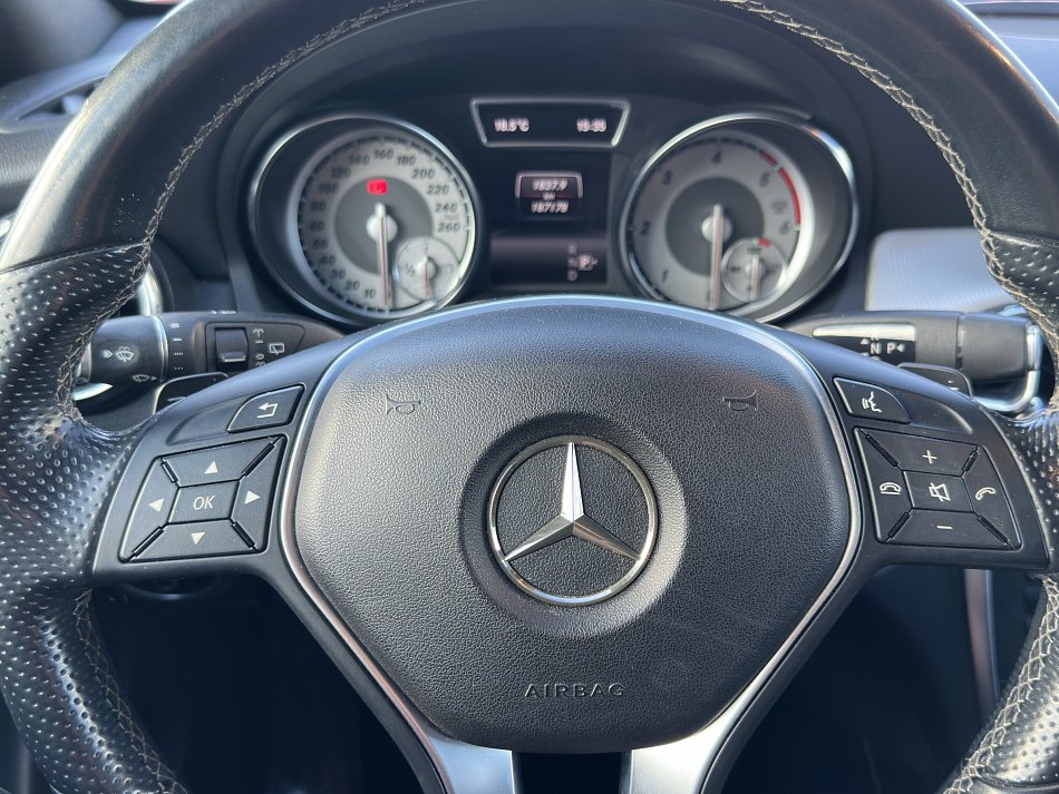 Mercedes-Benz GLA 2.2CDi  200 4Matic