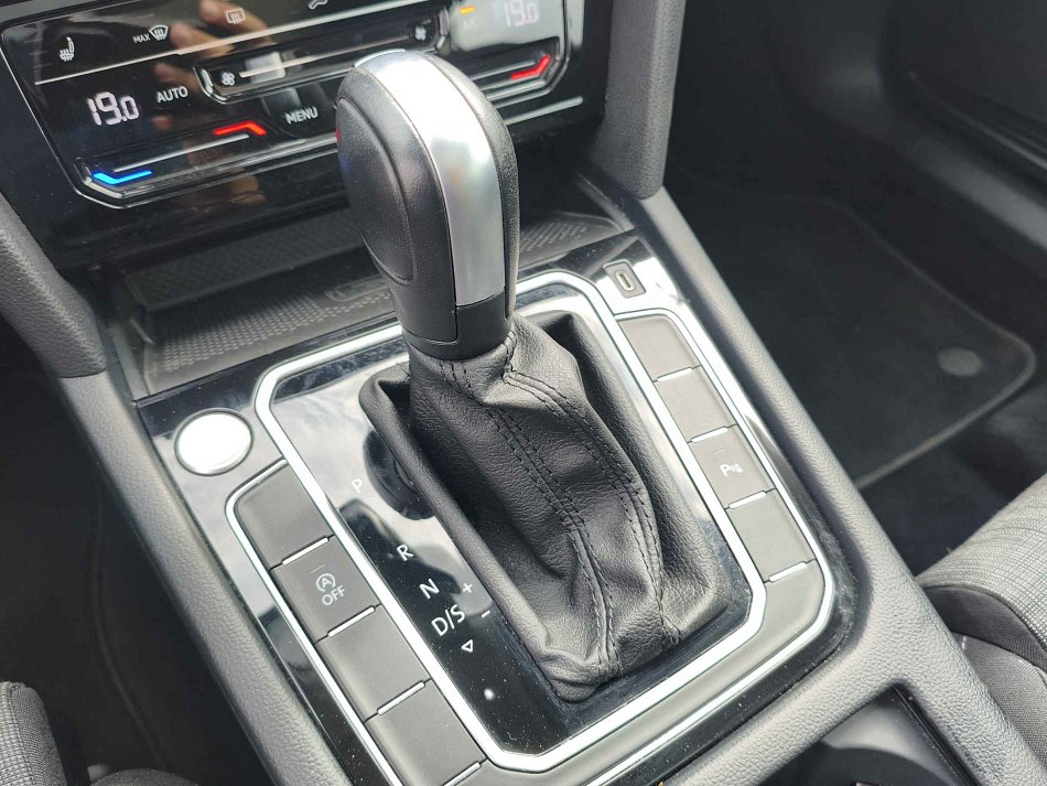Volkswagen Passat 2.0 TDi Business