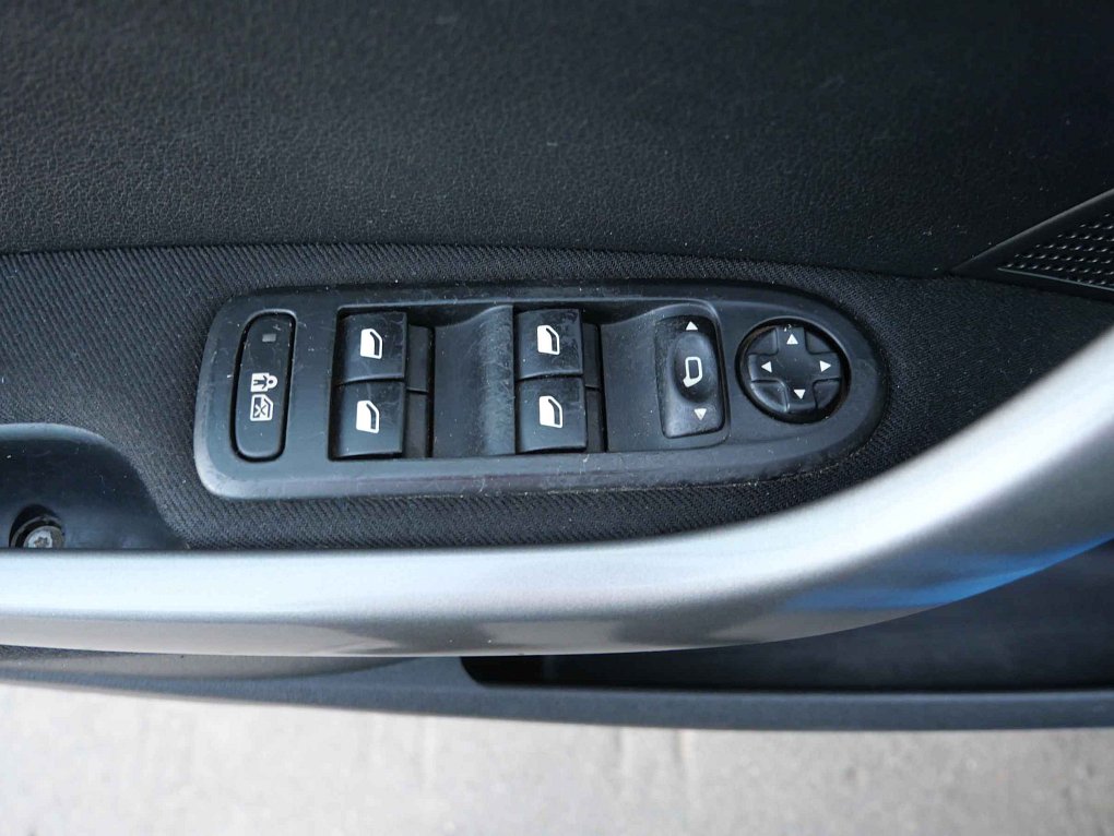 Peugeot 308 1.6 VTi 