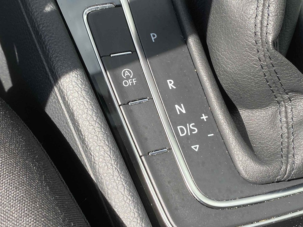 Volkswagen Golf 2.0 TDi Sound