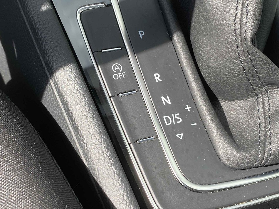 Volkswagen Golf 2.0 TDi Sound