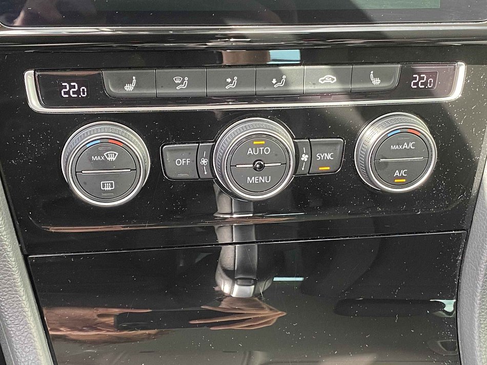 Volkswagen Golf 2.0 TDi Sound