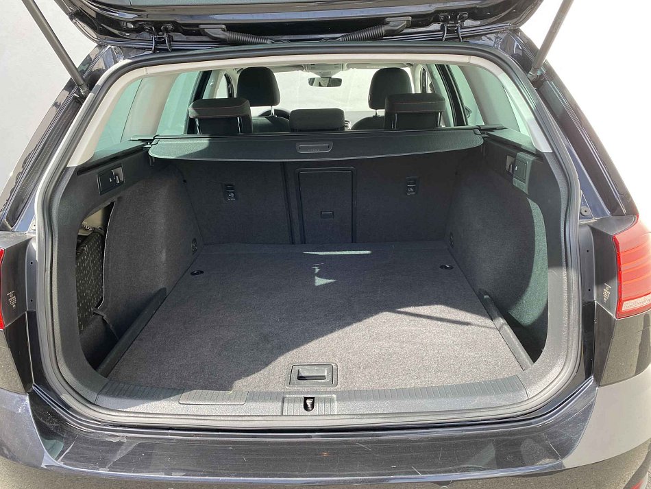 Volkswagen Golf 2.0 TDi Sound