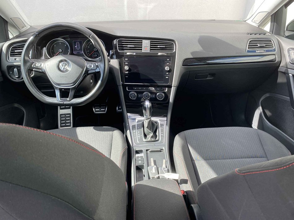 Volkswagen Golf 2.0 TDi Sound