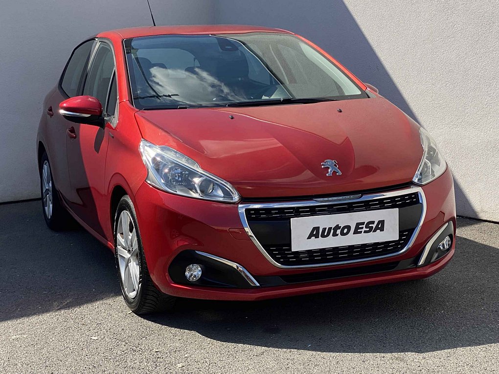 Peugeot 208 1.2PT Signature