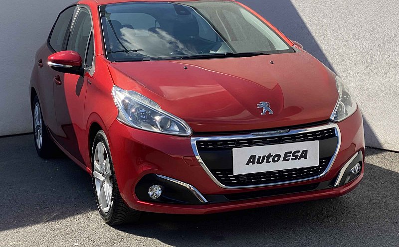 Peugeot 208 1.2PT Signature