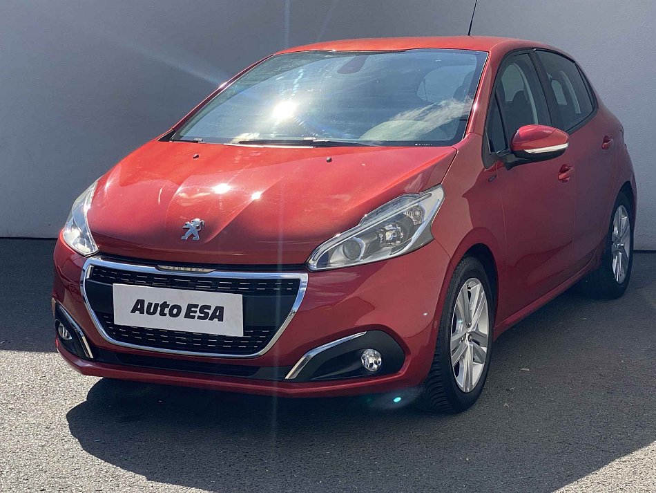 Peugeot 208 1.2PT Signature
