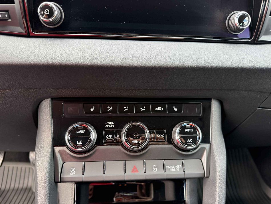 Škoda Karoq 1.5 TSI Selection