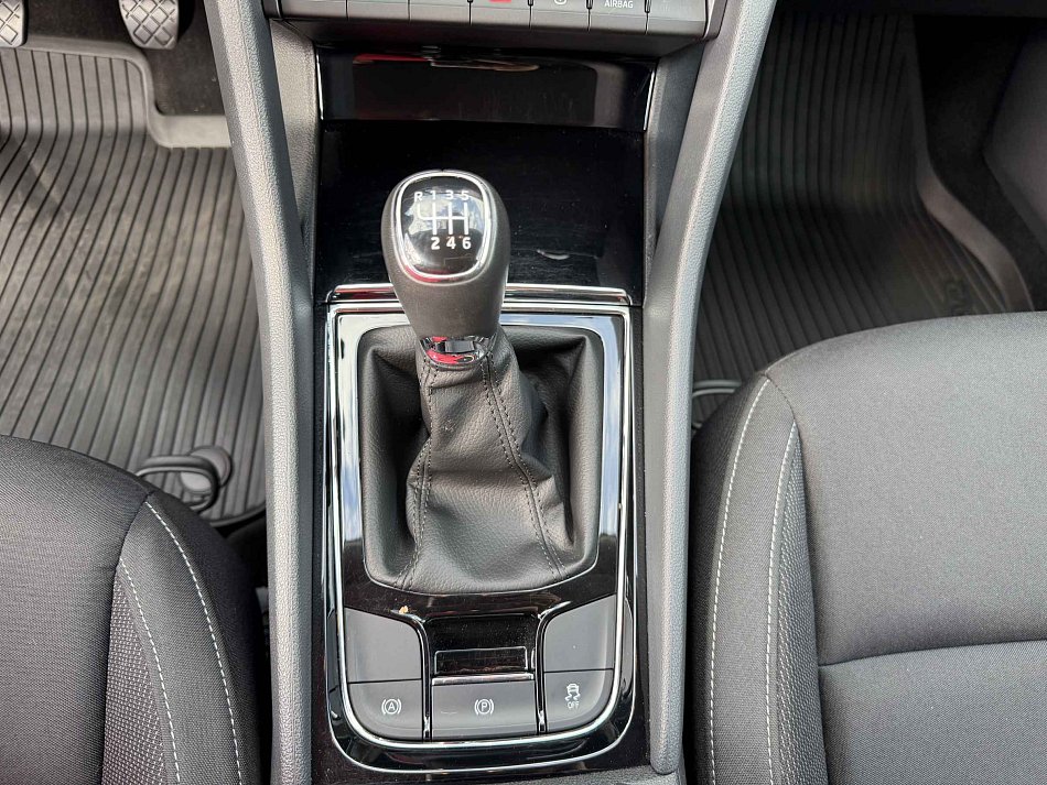 Škoda Karoq 1.5 TSI Selection