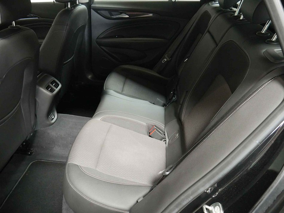 Opel Insignia 2.0CDTi 
