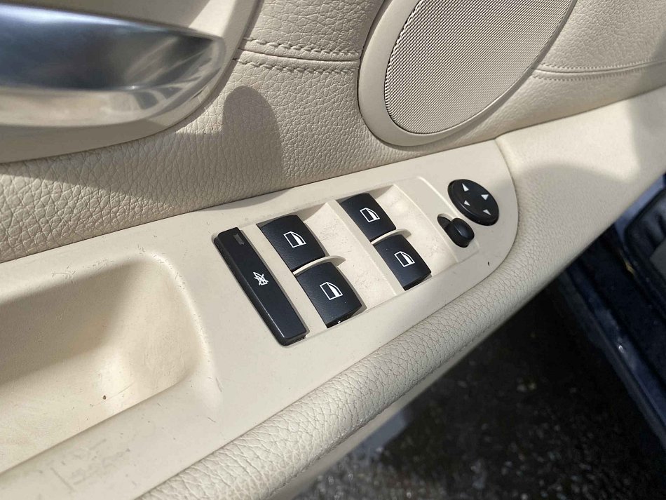 BMW Řada 5 4.0i  540i