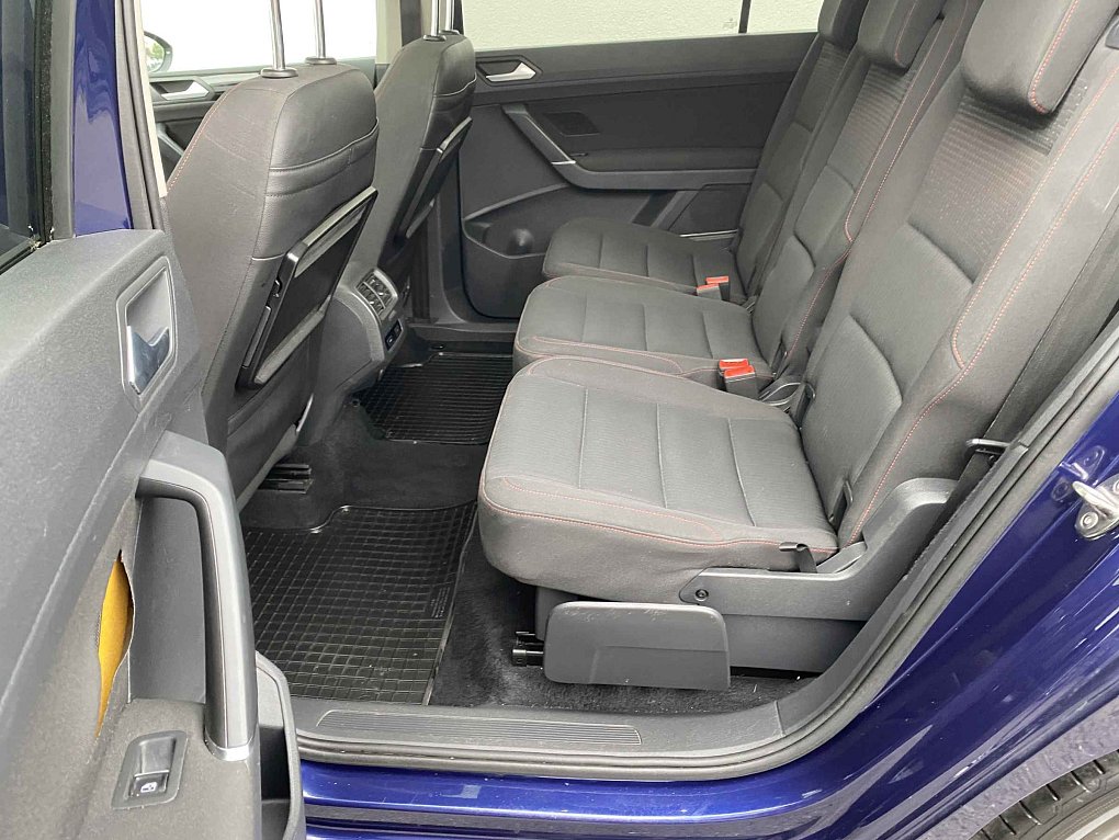 Volkswagen Touran 2.0 TDi Sound