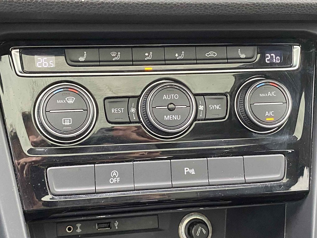 Volkswagen Touran 2.0 TDi Sound