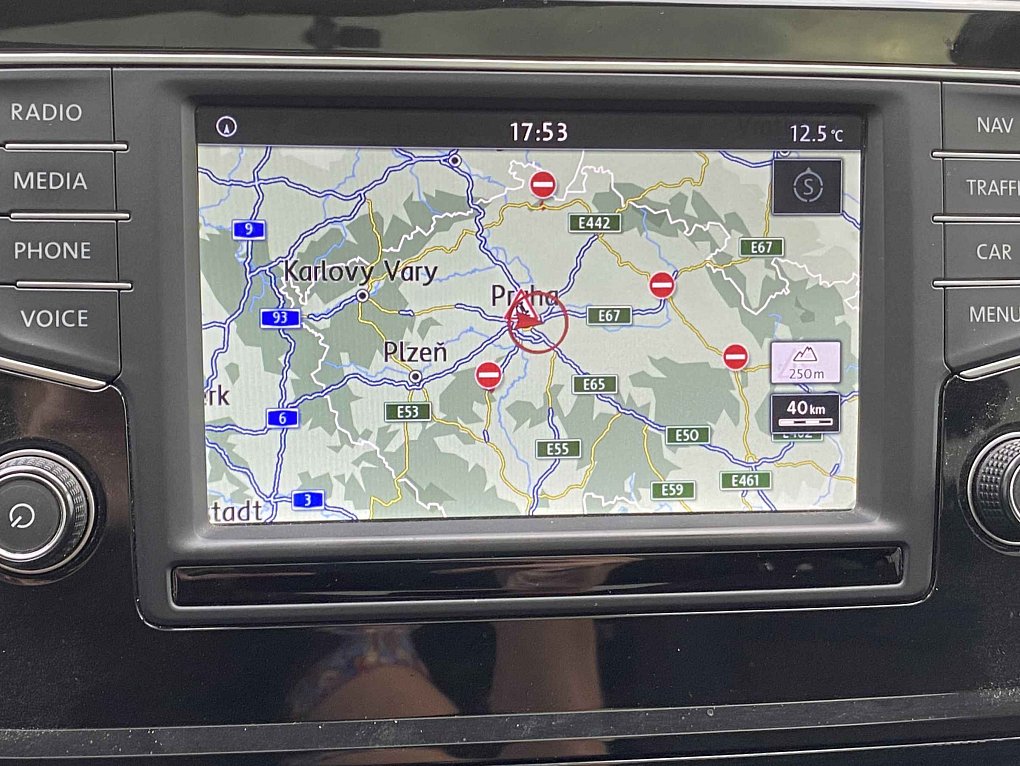 Volkswagen Touran 2.0 TDi Sound