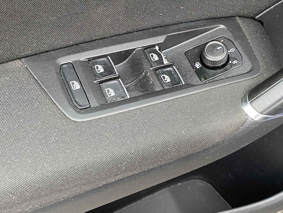 Volkswagen Touran 2.0 TDi Sound