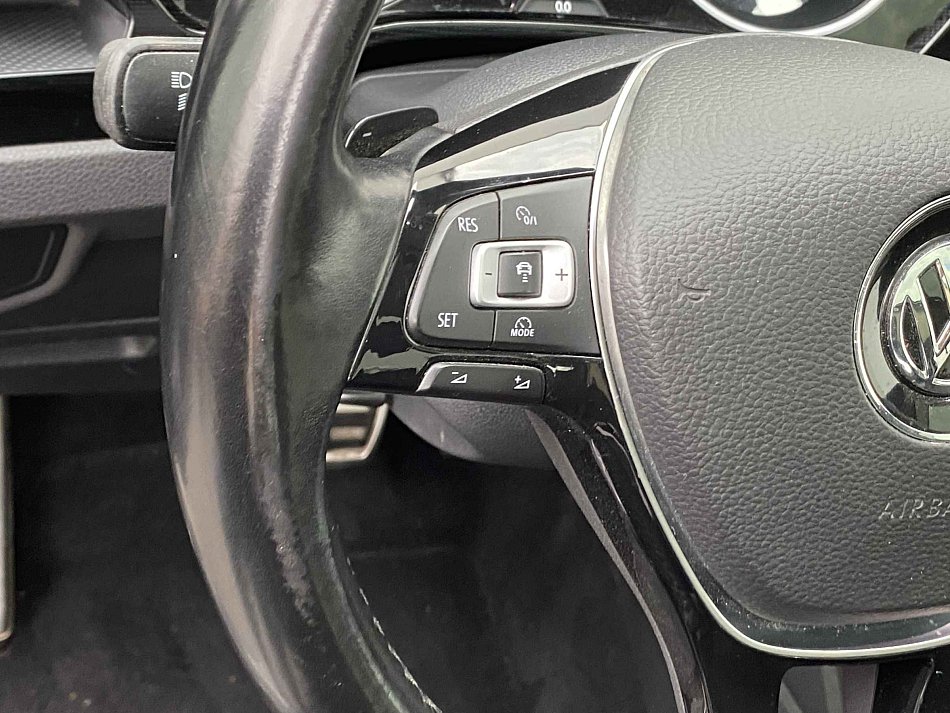 Volkswagen Touran 2.0 TDi Sound