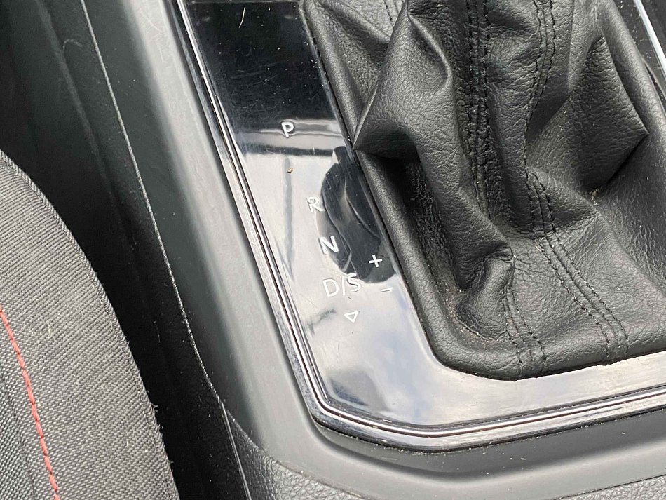 Volkswagen Touran 2.0 TDi Sound