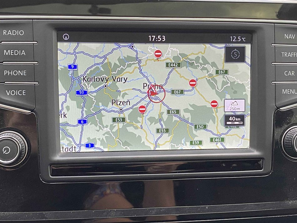 Volkswagen Touran 2.0 TDi Sound