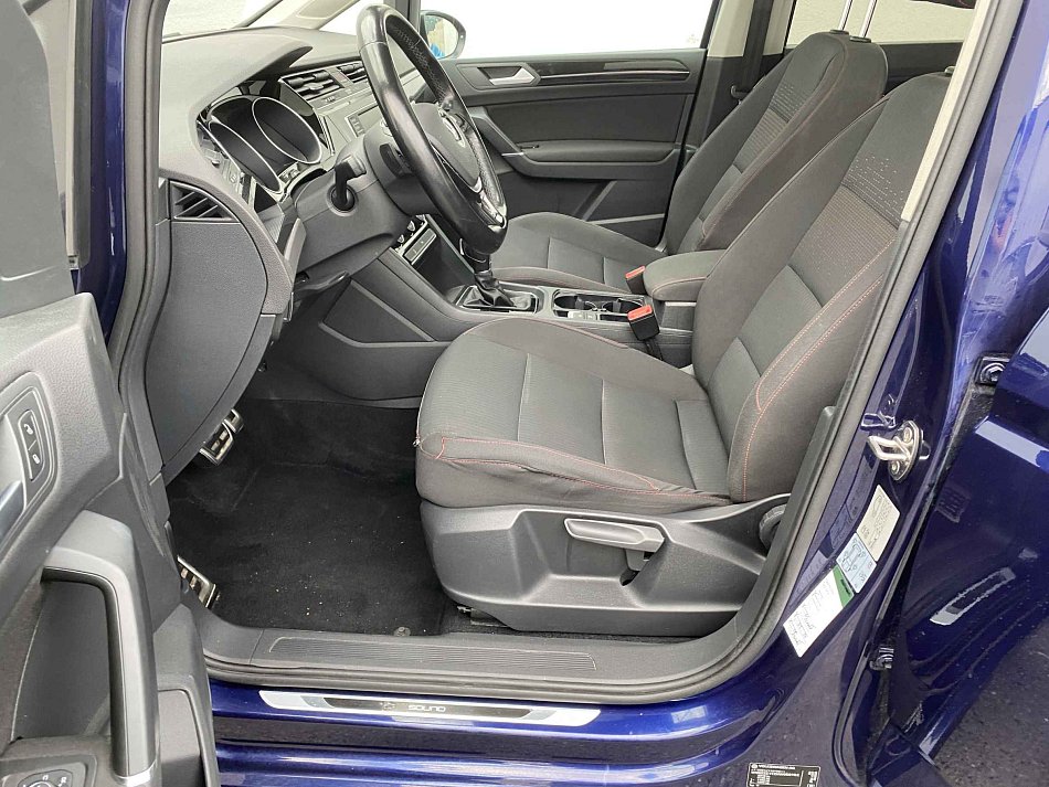 Volkswagen Touran 2.0 TDi Sound