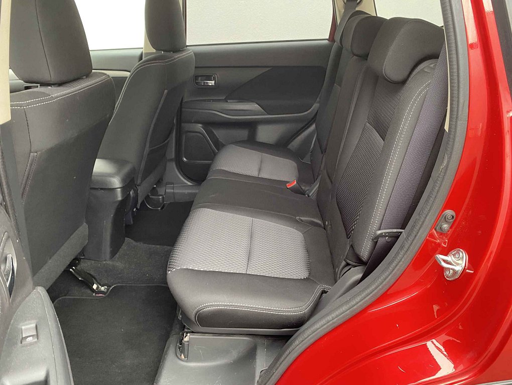Mitsubishi Outlander 2.0 Invite 2WD