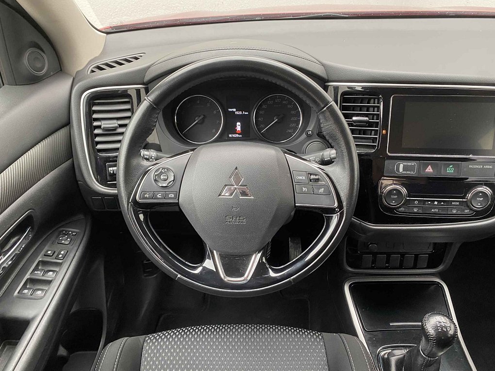 Mitsubishi Outlander 2.0 Invite 2WD