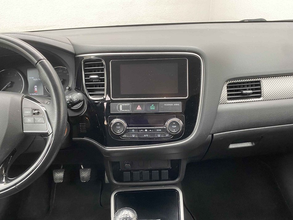 Mitsubishi Outlander 2.0 Invite 2WD