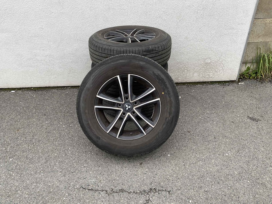 Mitsubishi Outlander 2.0 Invite 2WD