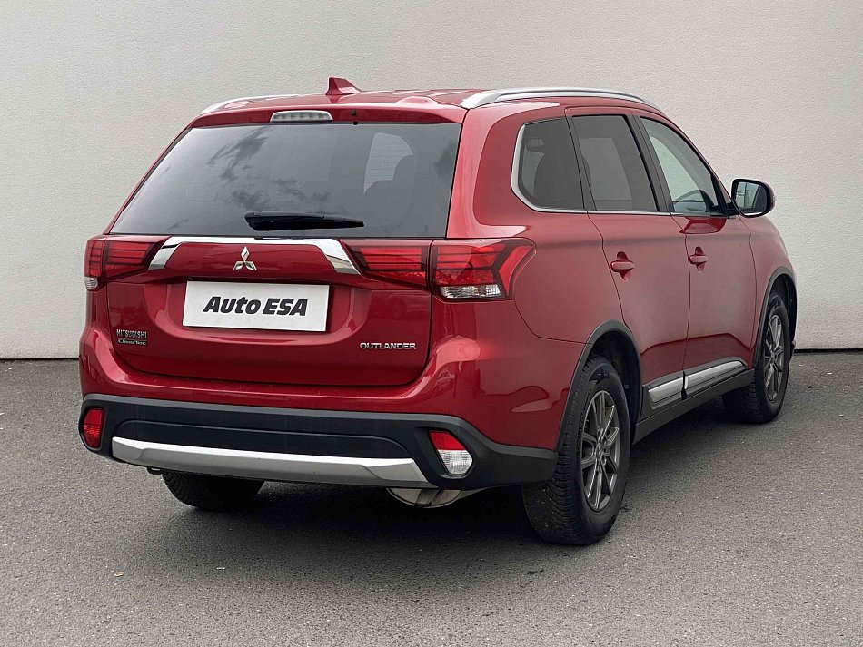 Mitsubishi Outlander 2.0 Invite 2WD