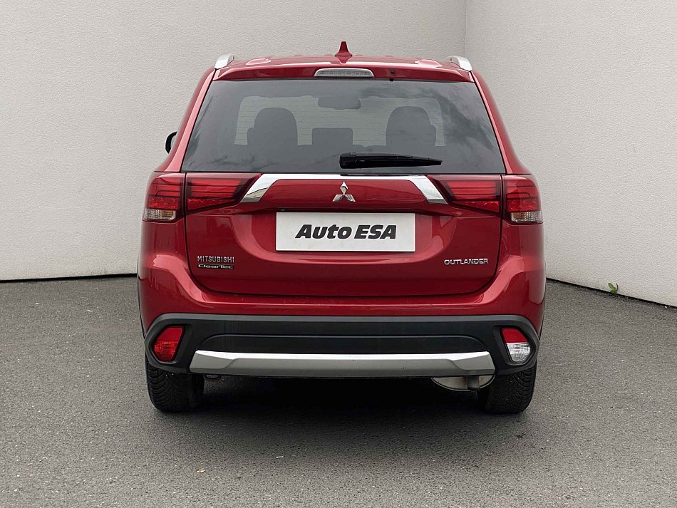 Mitsubishi Outlander 2.0 Invite 2WD