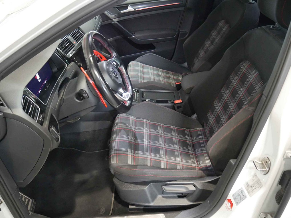 Volkswagen Golf 2.0TSI GTi