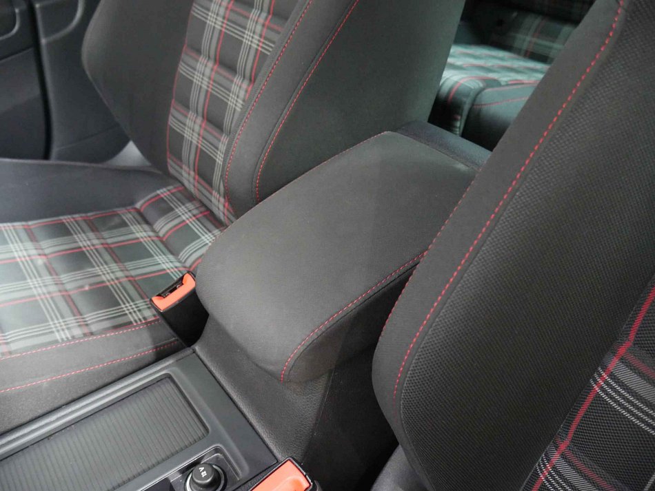 Volkswagen Golf 2.0TSI GTi