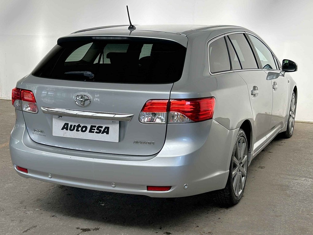 Toyota Avensis 2.2D-CAT 