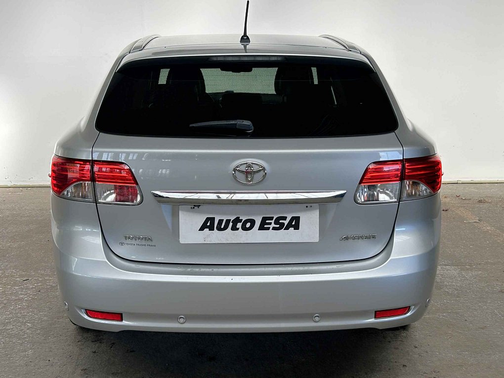 Toyota Avensis 2.2D-CAT 