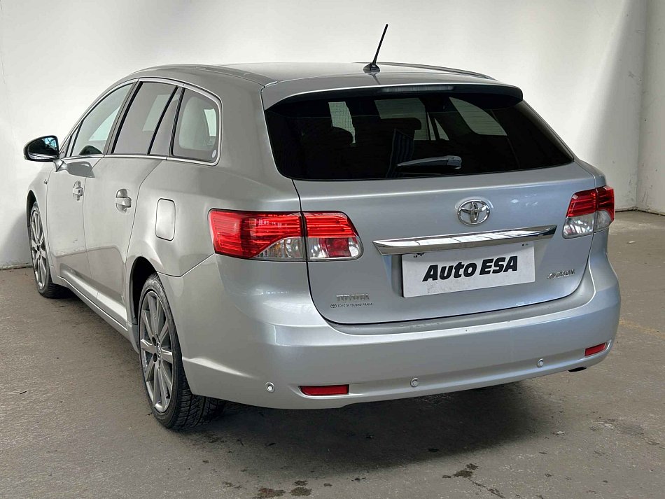 Toyota Avensis 2.2D-CAT 